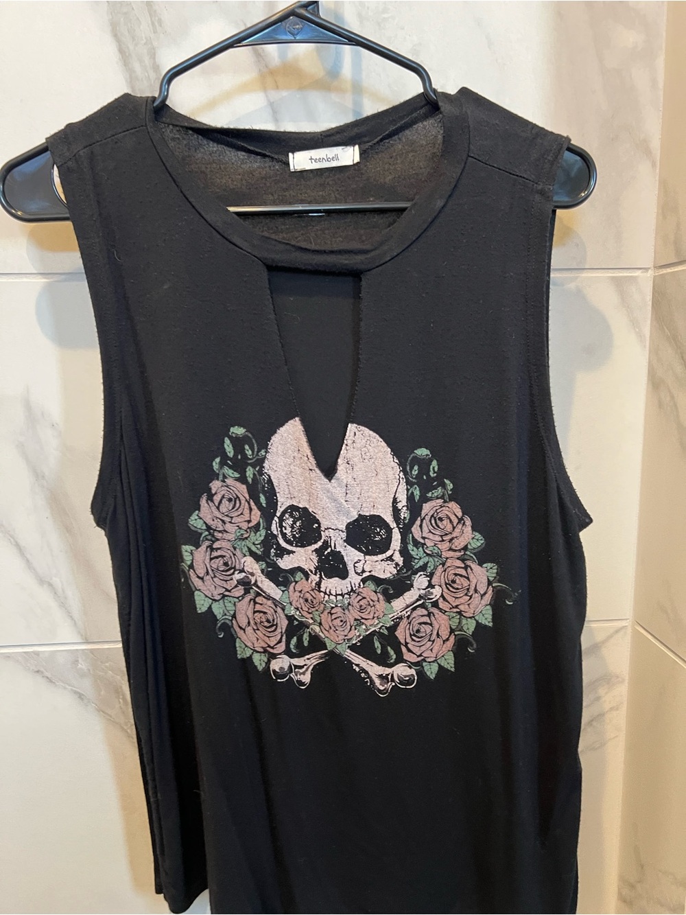 TeenBell Vintage Gothic Venus Skull and Roses V-Neck Cutout Tank size L $12